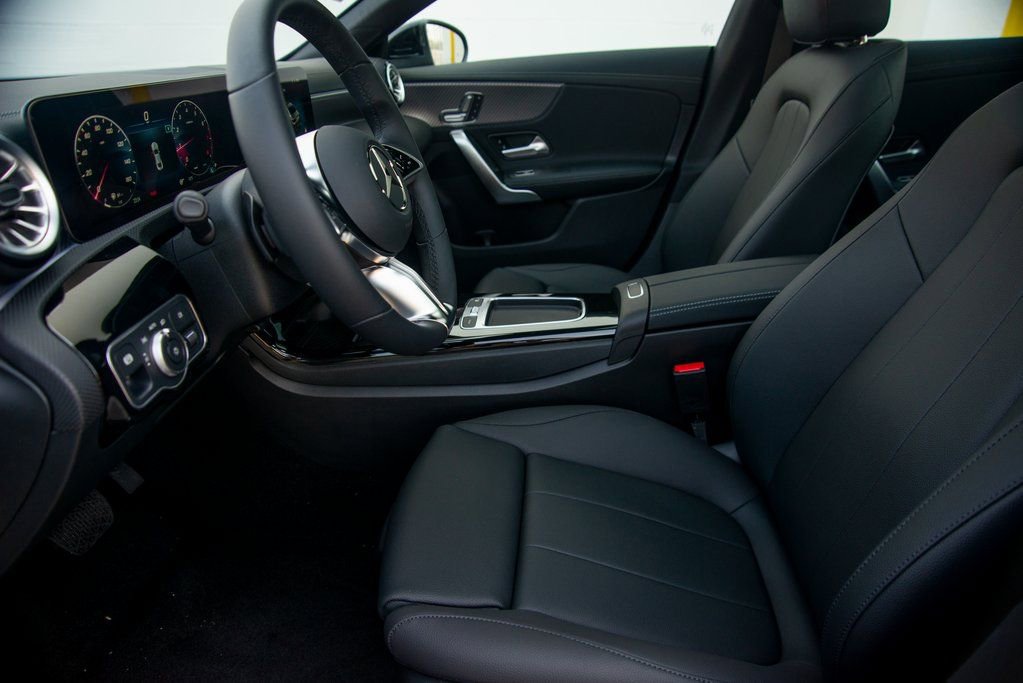 Certified 2025 Mercedes-Benz CLA 250 4MATIC image 21