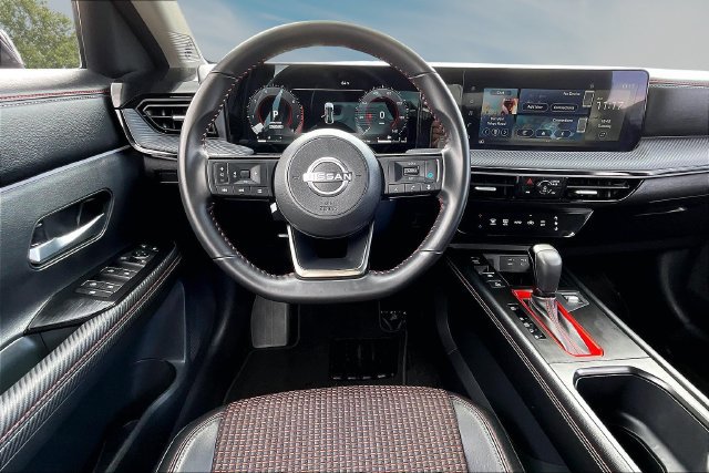 Certified 2025 Nissan Kicks SR AWD/4WD image 8