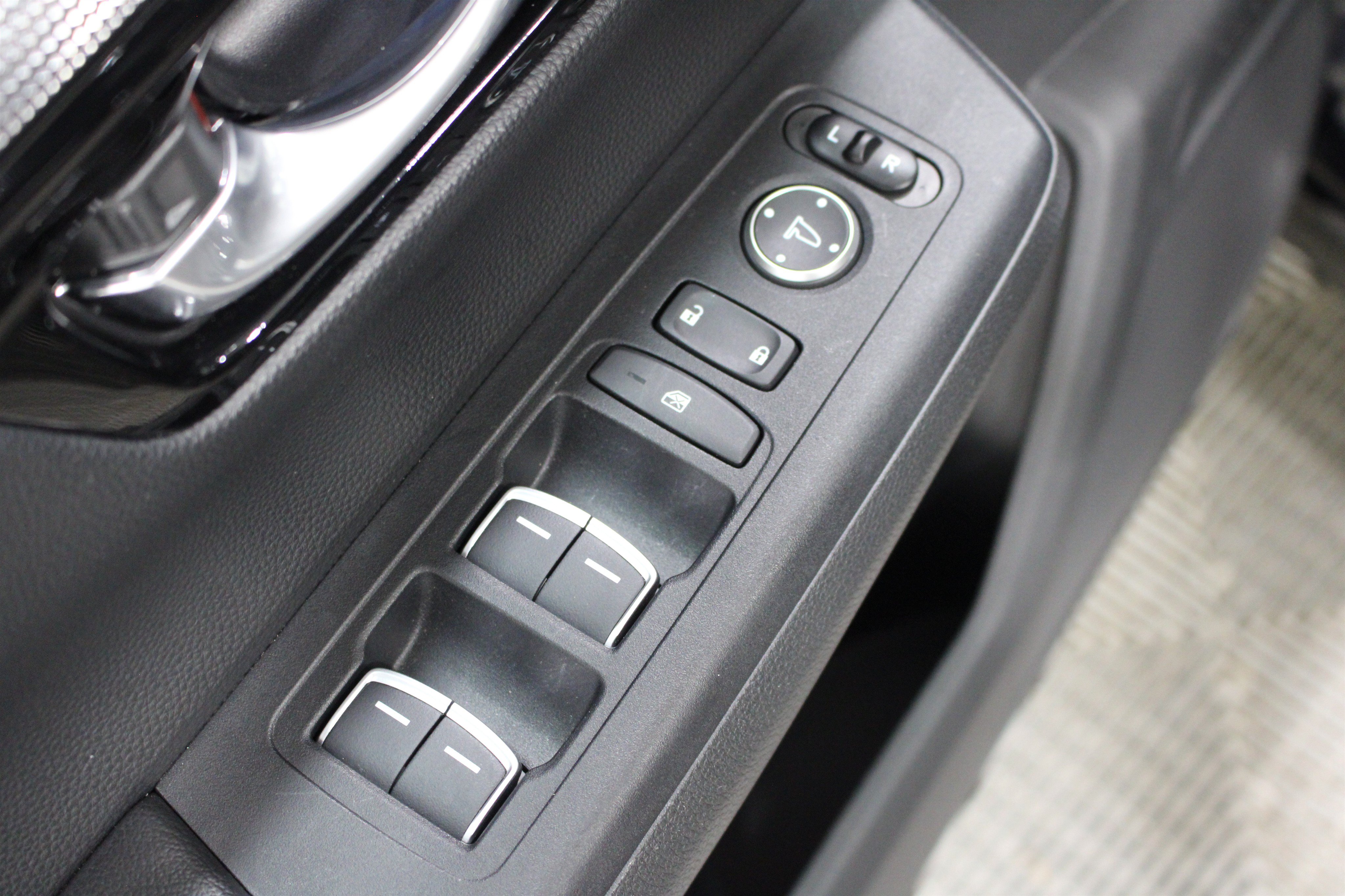 Used 2023 Honda CR-V Sport Touring image 7