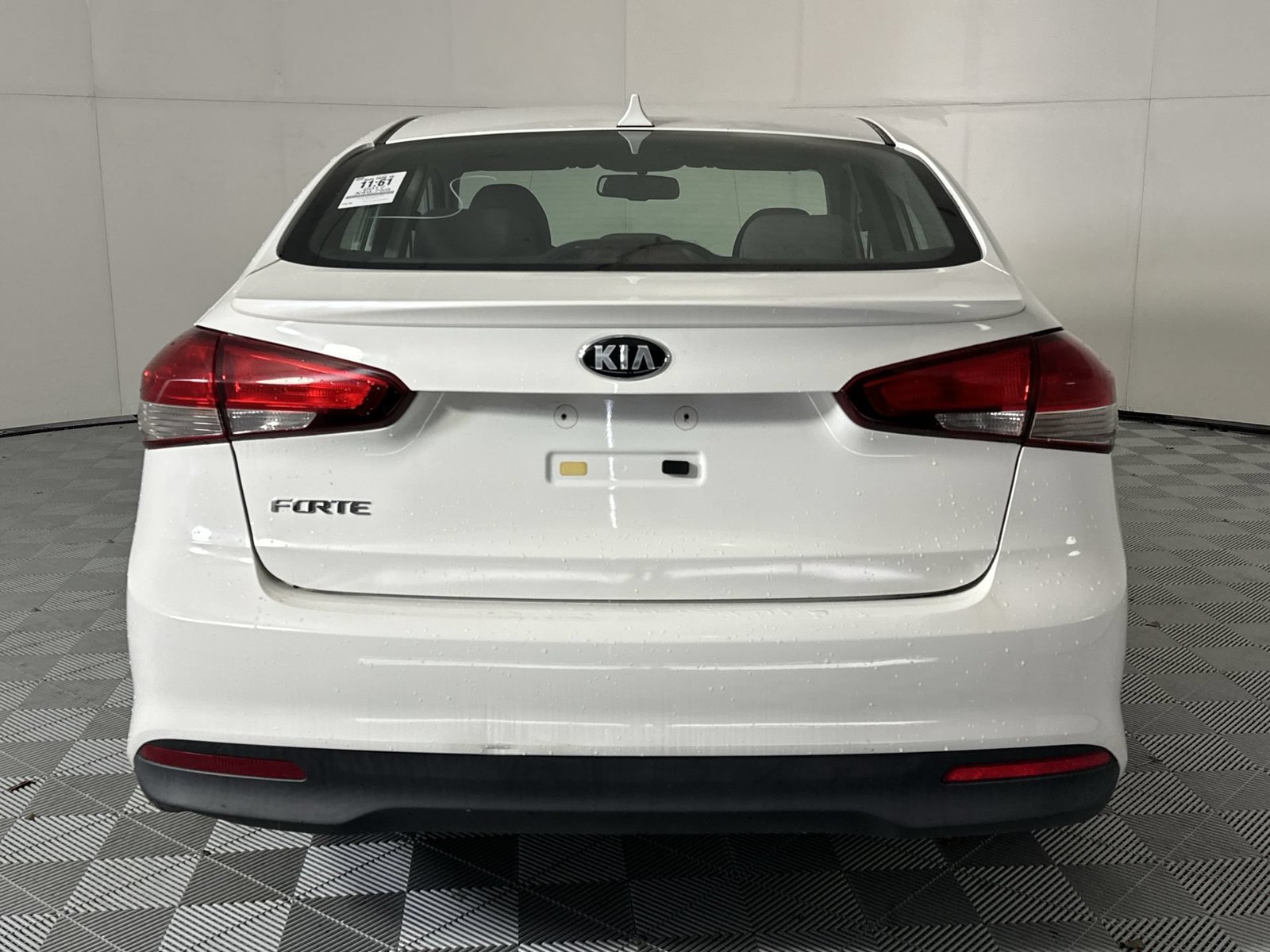 Used 2017 Kia Forte LX FWD image 7