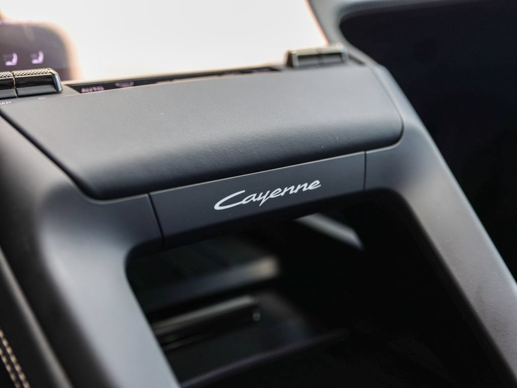 New 2026 Porsche Cayenne Turbo AWD/4WD image 28