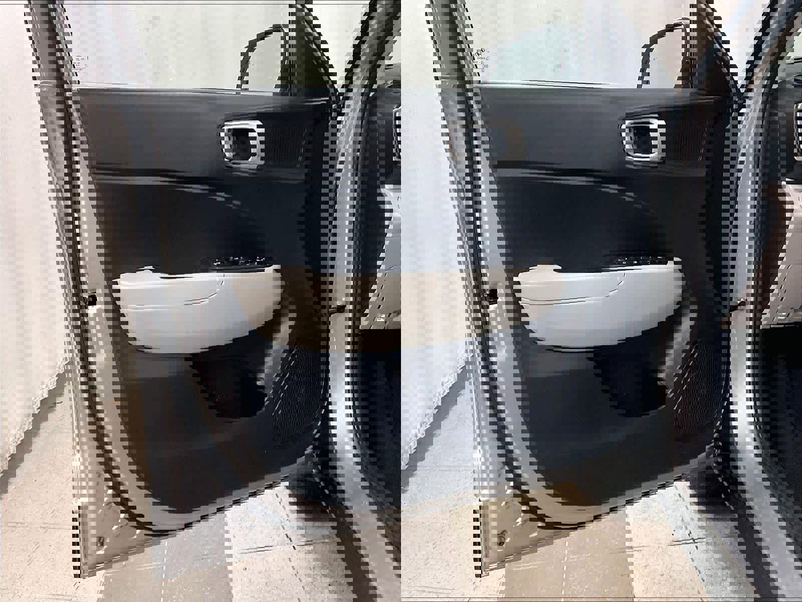 Used 2023 Hyundai Venue SEL image 9