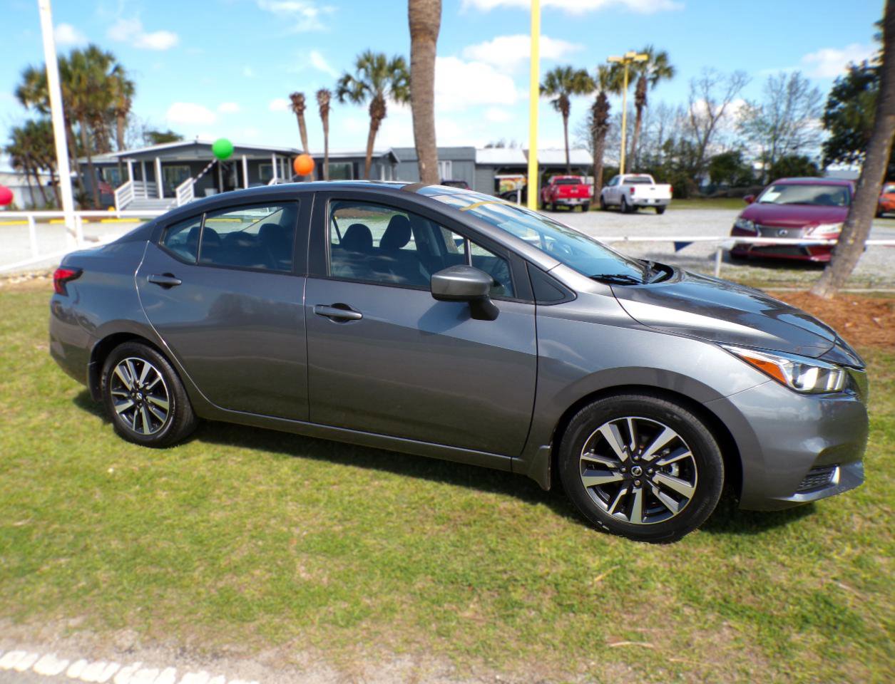 Used 2022 Nissan Versa SV w/ Trunk Package image 2