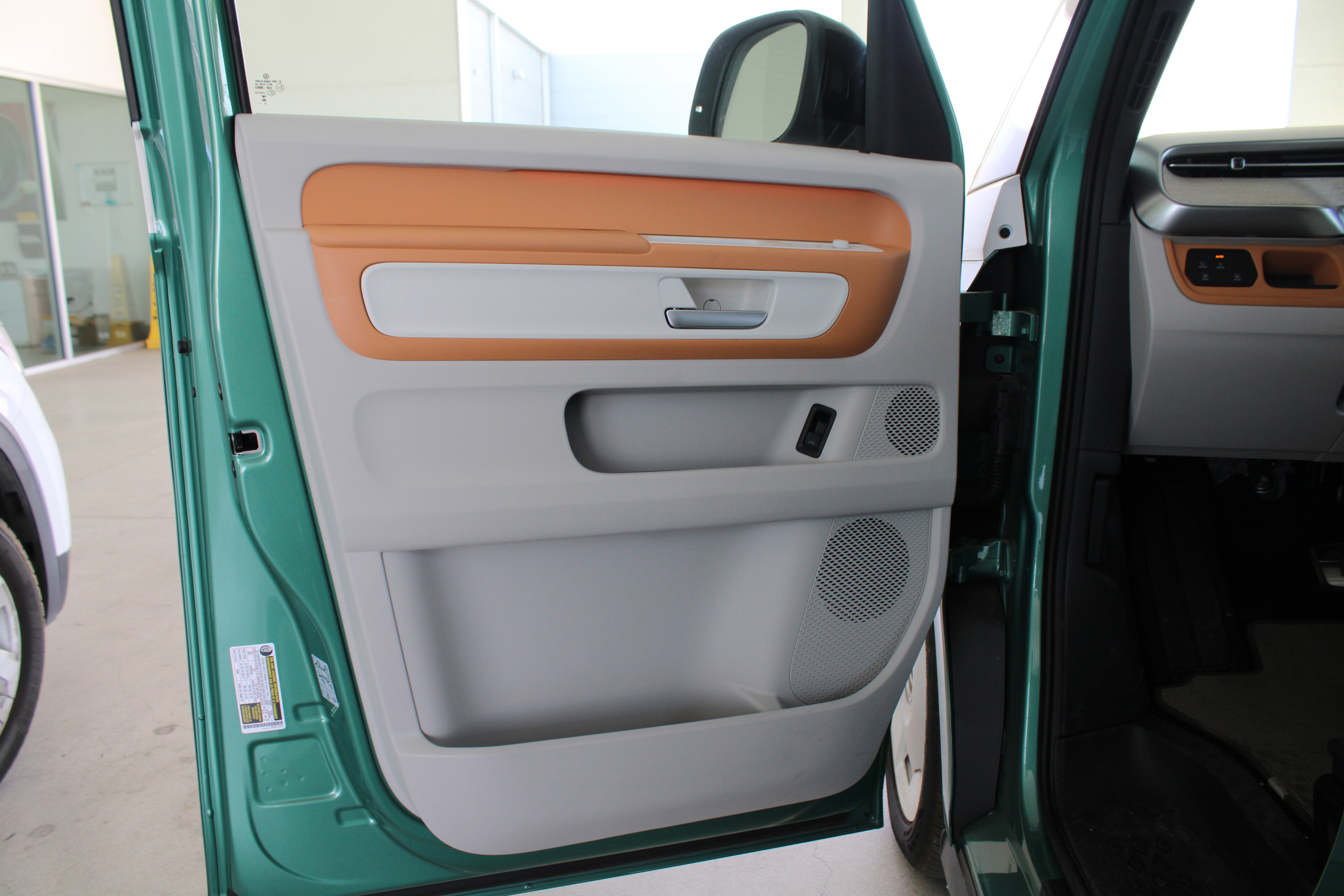 New 2025 Volkswagen ID. Buzz 1st Edition image 9