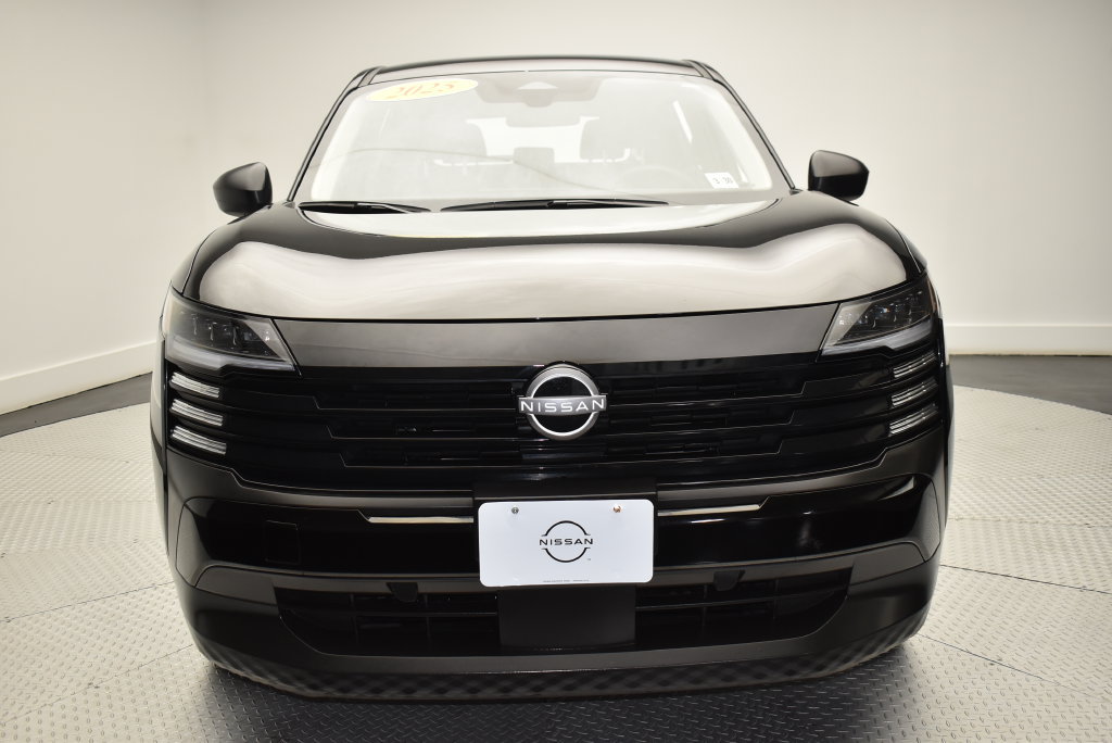 Used 2025 Nissan Kicks S AWD/4WD image 2