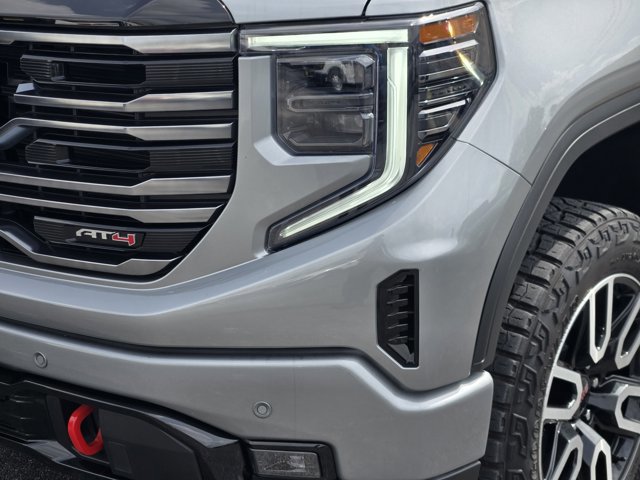 Used 2025 GMC Sierra 1500 AT4 w/ AT4 Premium Package AWD/4WD image 9