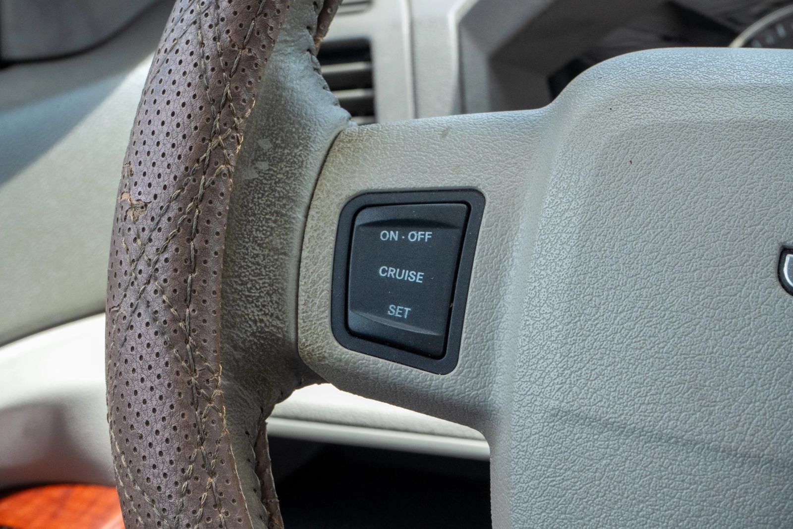 Used 2007 Jeep Grand Cherokee Limited RWD image 26