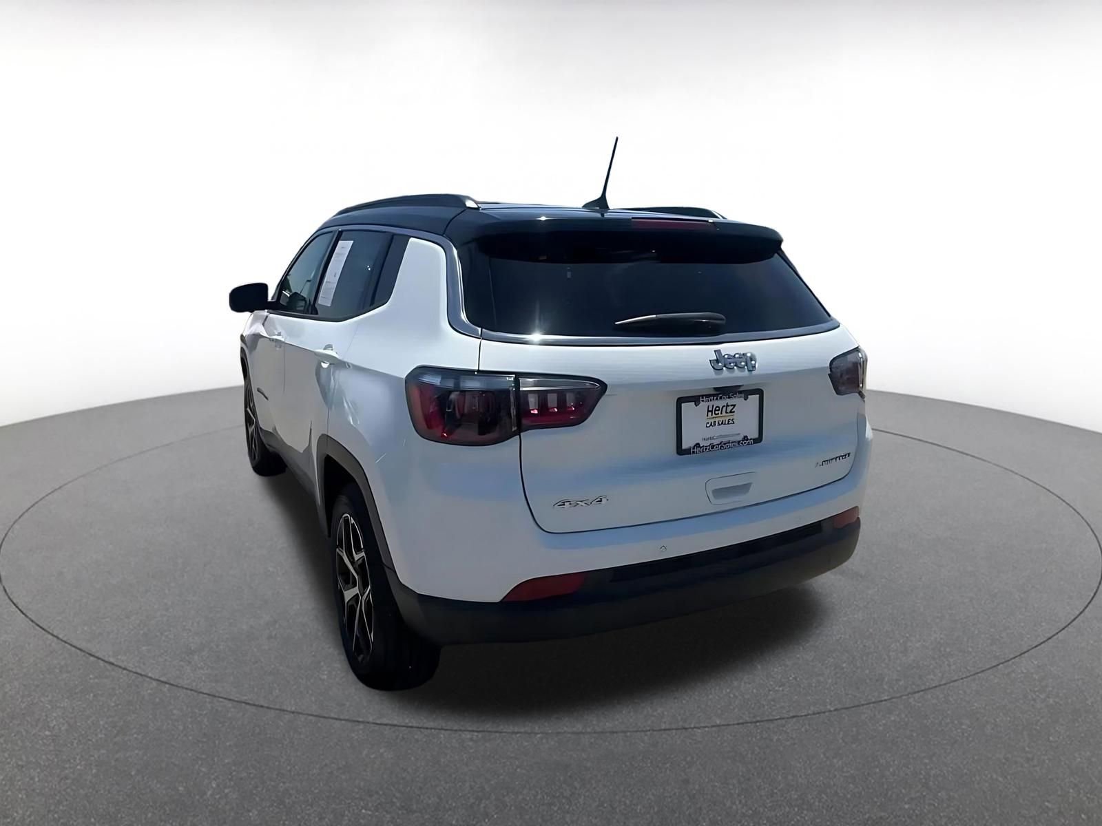 Used 2025 Jeep Compass Limited AWD/4WD image 11