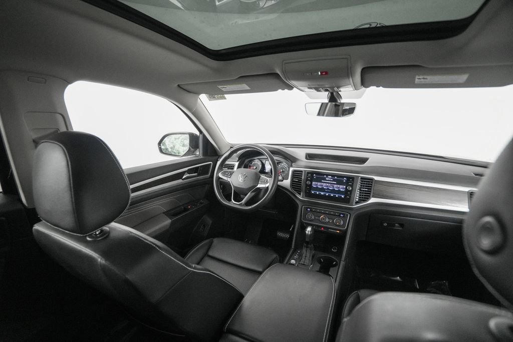 Used 2021 Volkswagen Atlas SE w/ Panoramic Sunroof Package FWD image 16
