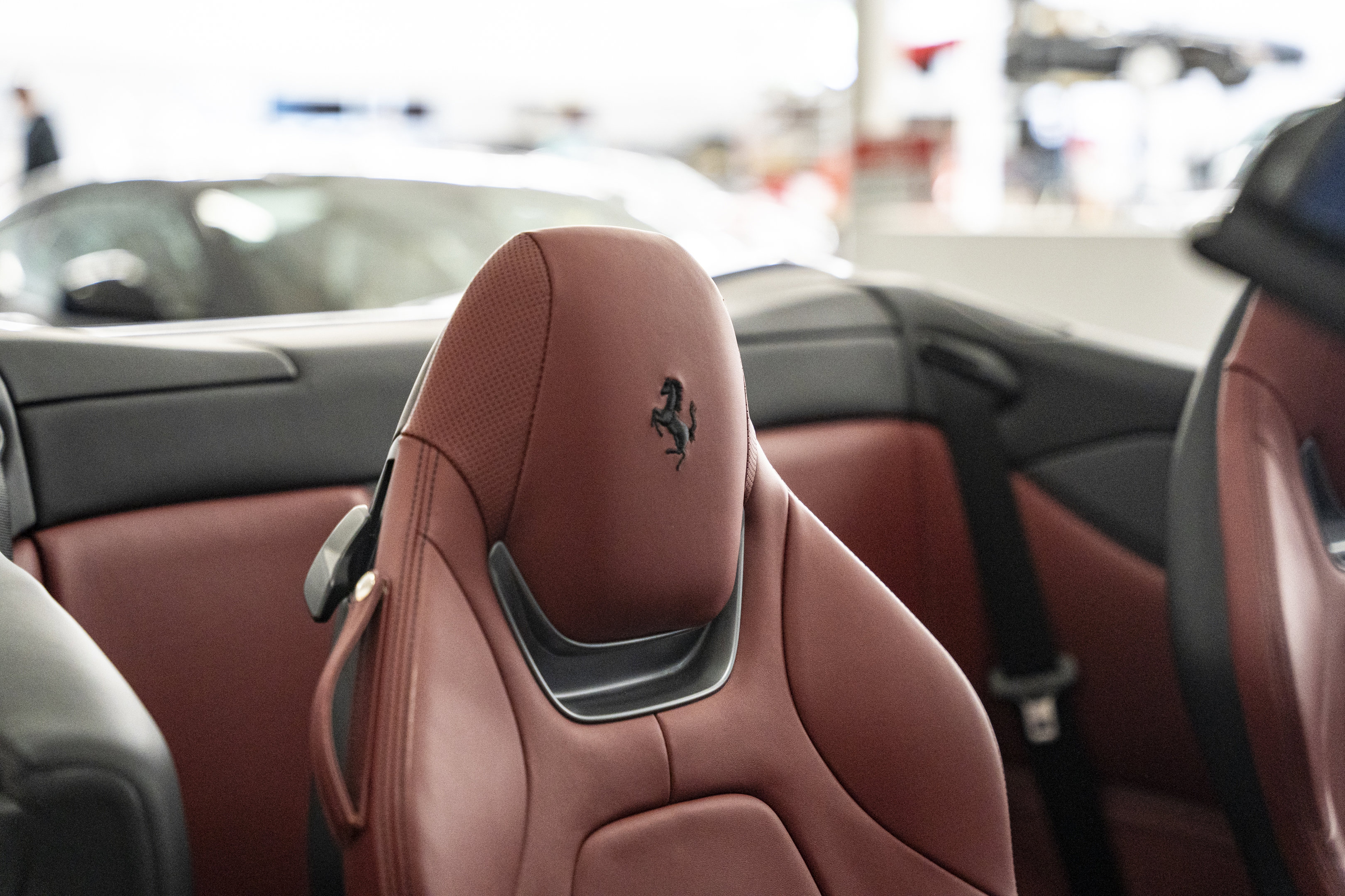 Used 2019 Ferrari Portofino RWD image 32