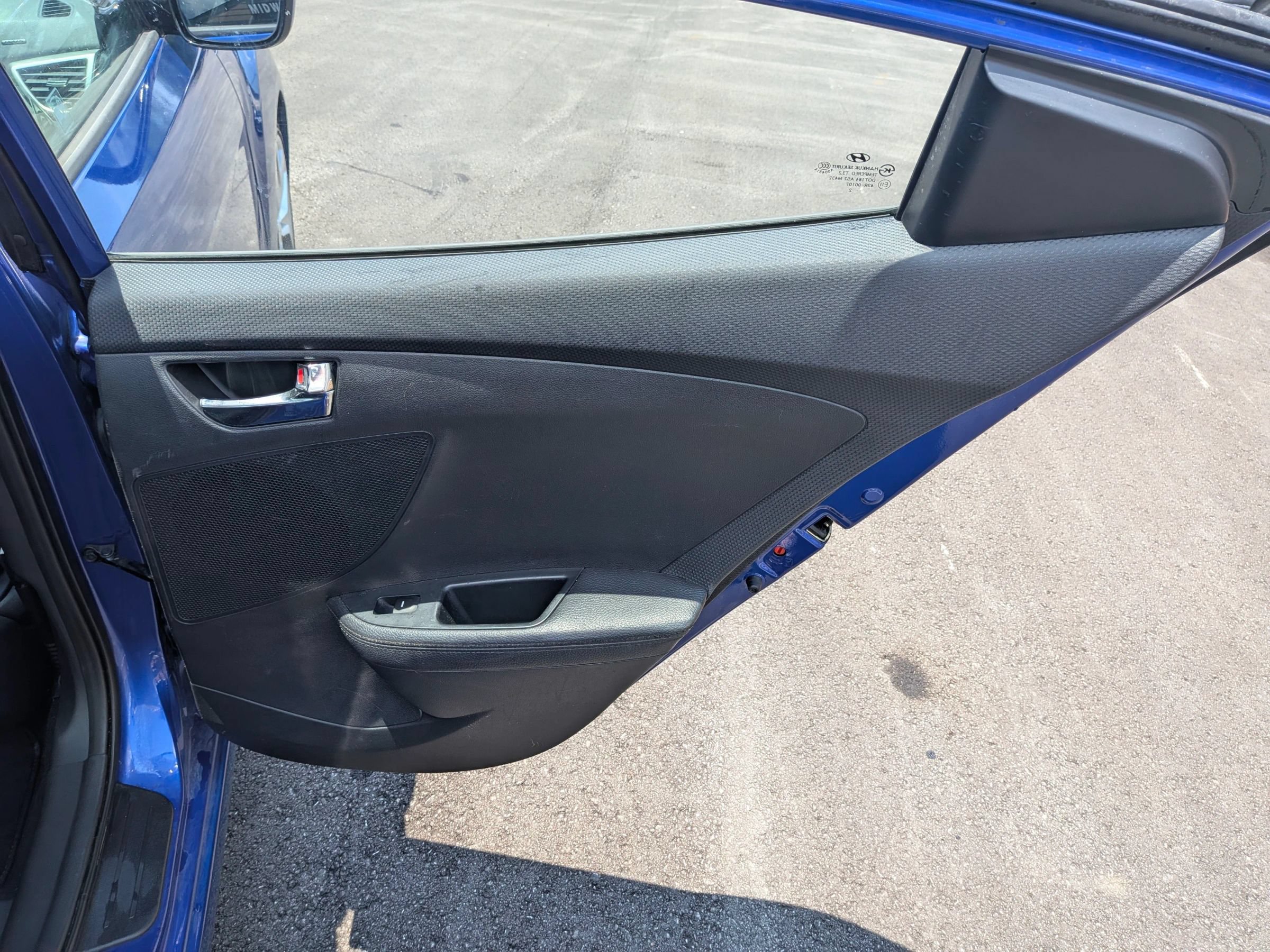 Used 2013 Hyundai Veloster w/ Style Pkg FWD image 22
