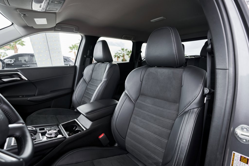 Used 2024 Mitsubishi Outlander SE image 30