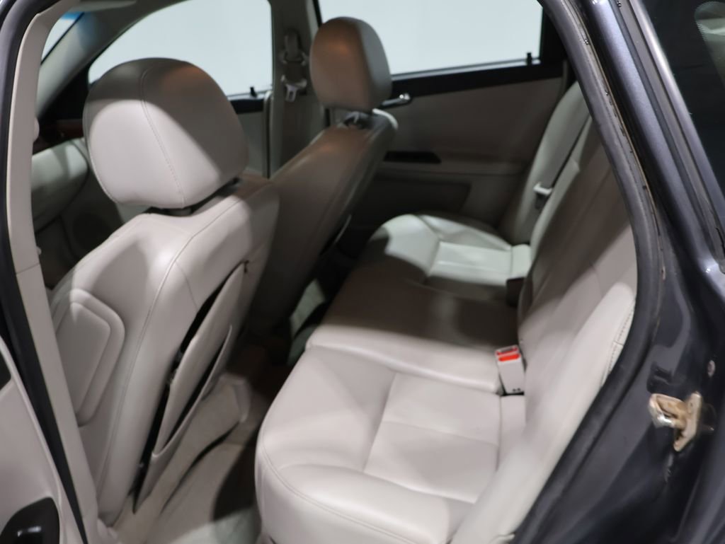 Used 2010 Chevrolet Impala LT w/ Luxury Edition Package image 8
