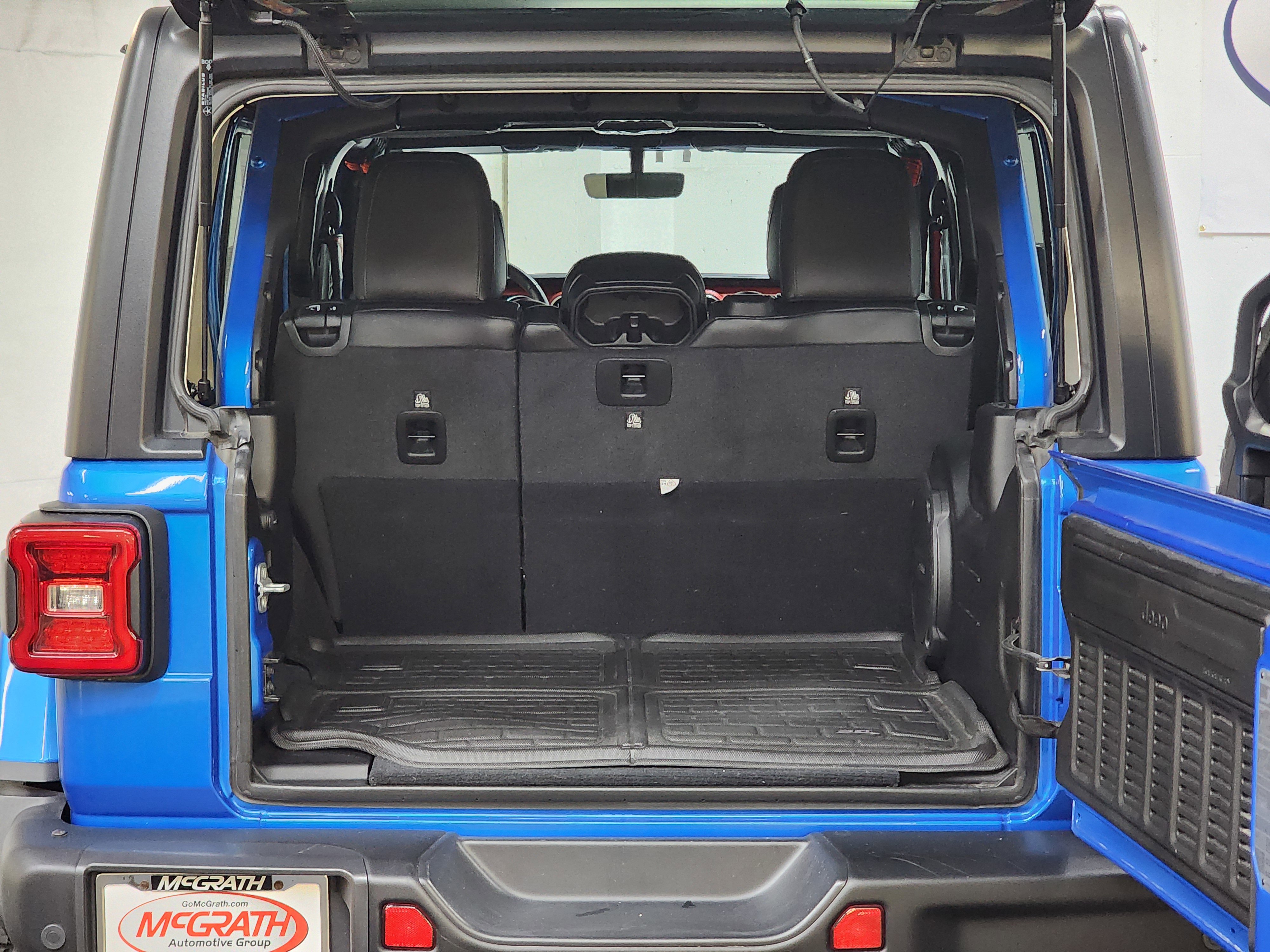 Used 2021 Jeep Wrangler Unlimited Rubicon w/ Xtreme Recon 35" Tire Package image 8