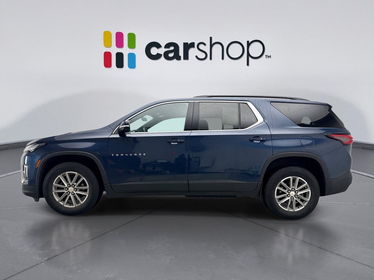 Used 2023 Chevrolet Traverse LT AWD/4WD image 2