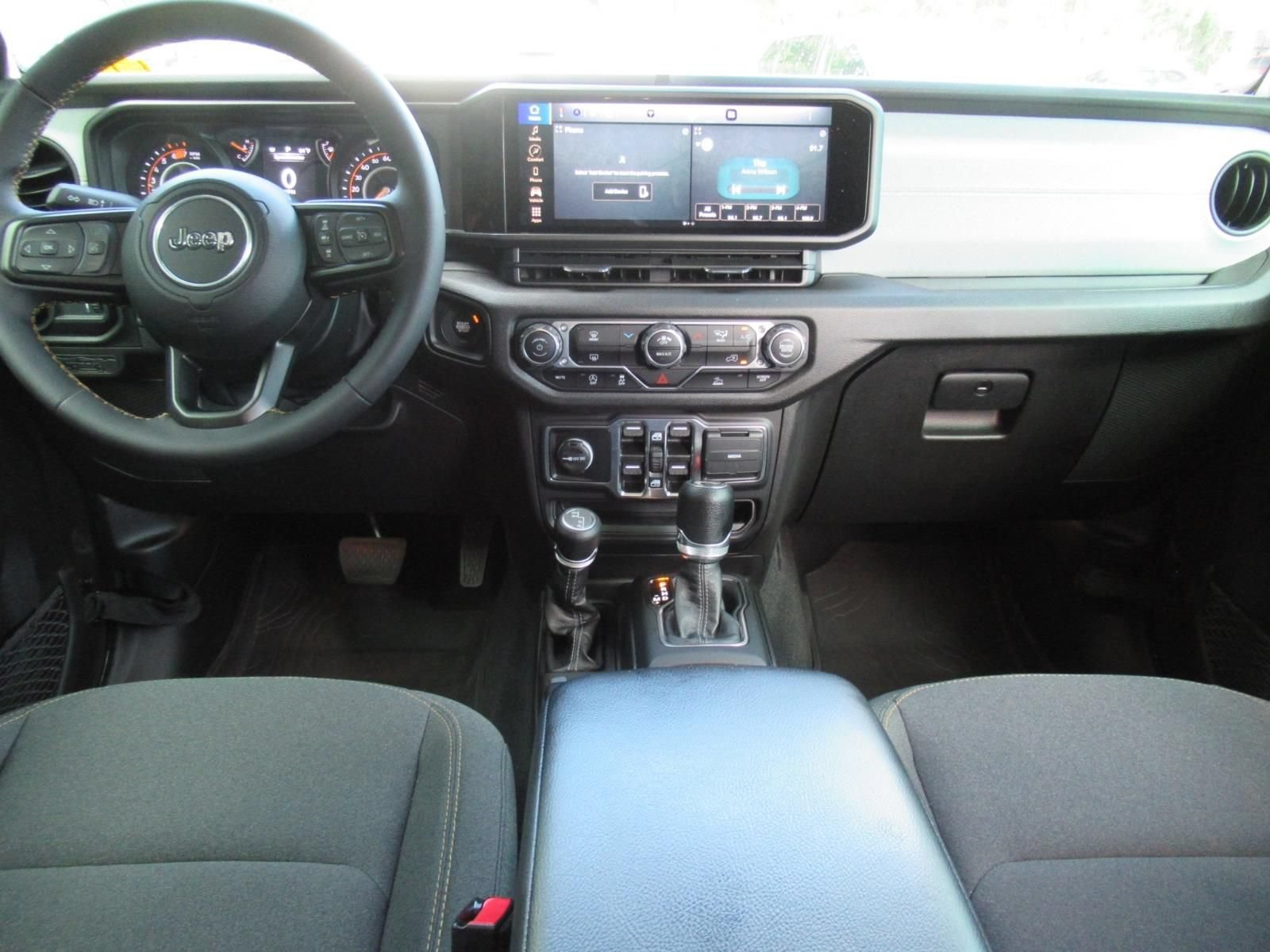 Used 2024 Jeep Wrangler Unlimited Sport AWD/4WD image 12