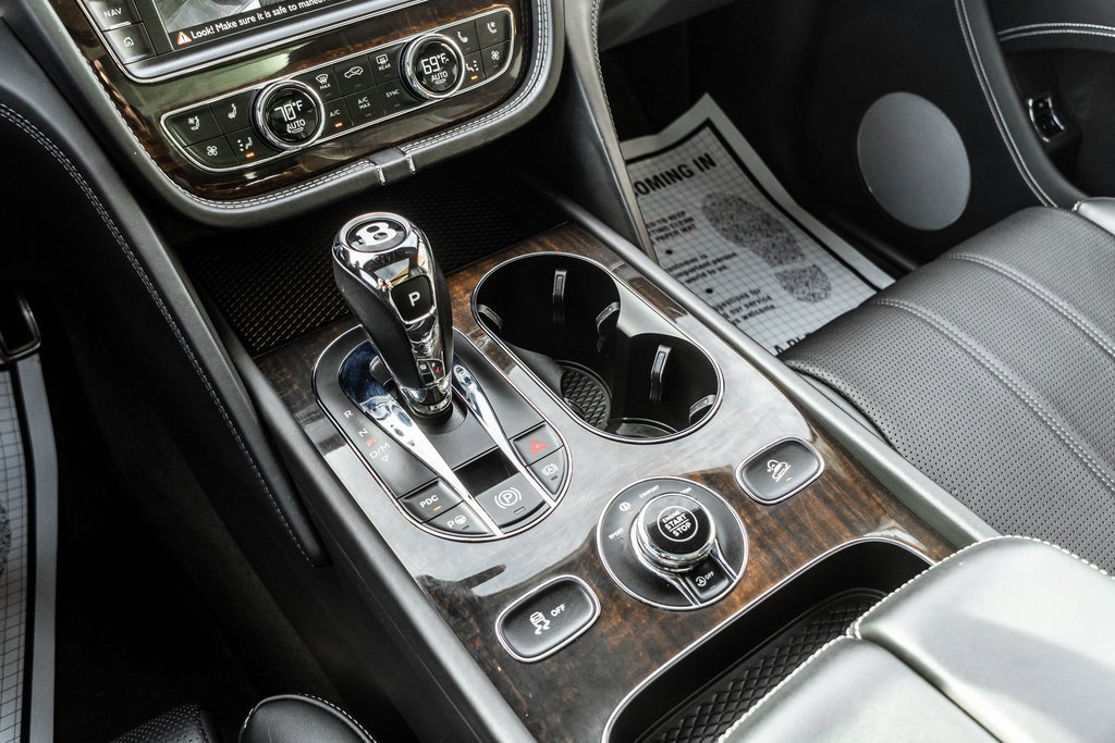 Used 2019 Bentley Bentayga image 28