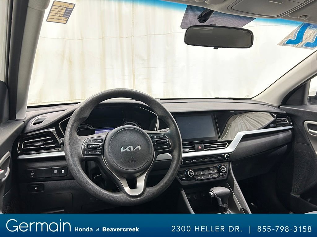 Used 2022 Kia Niro LX image 16