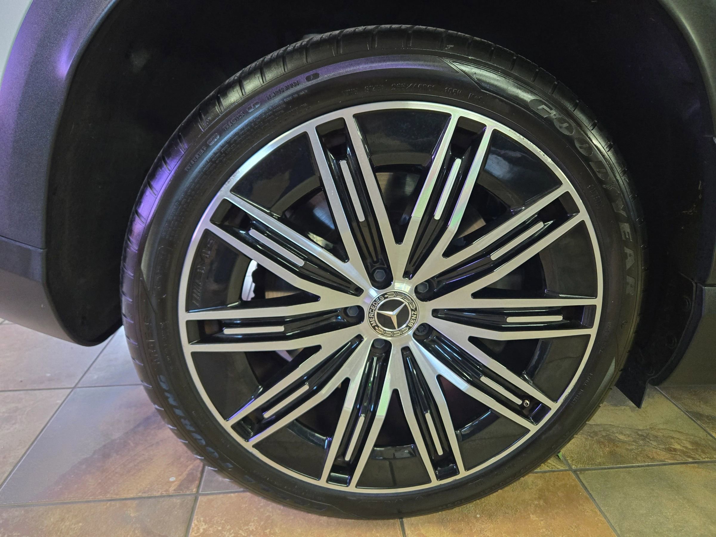 Used 2023 Mercedes-Benz EQE 500 4MATIC SUV image 32