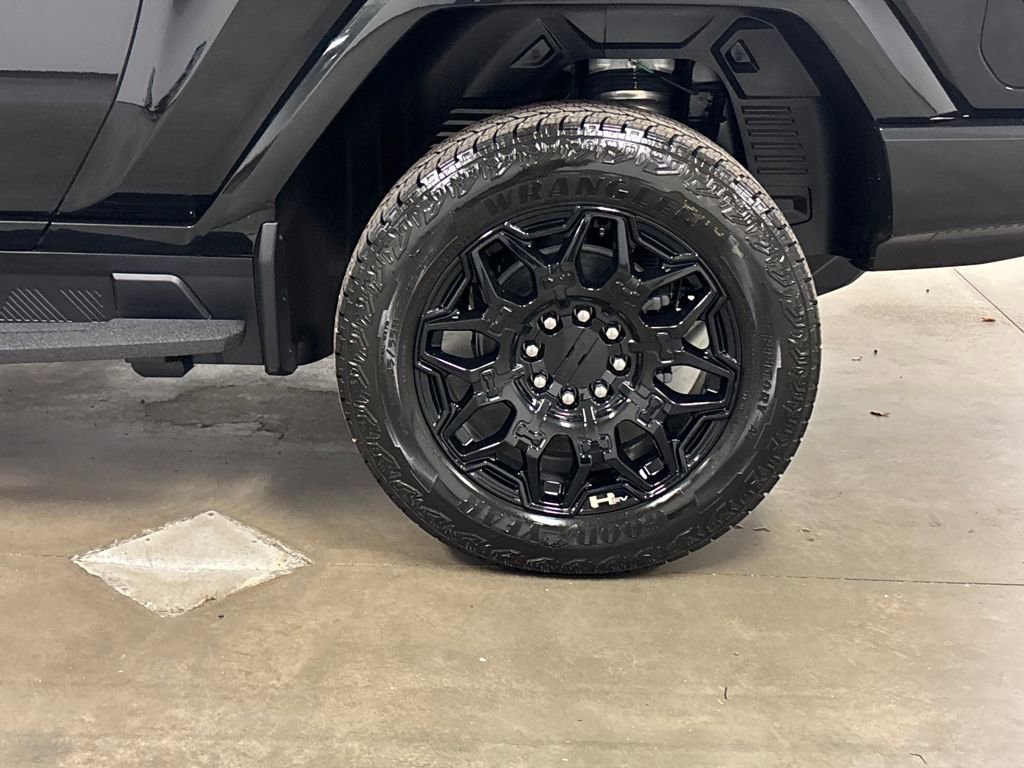 New 2026 GMC Hummer EV 4x4 Crew Cab image 13