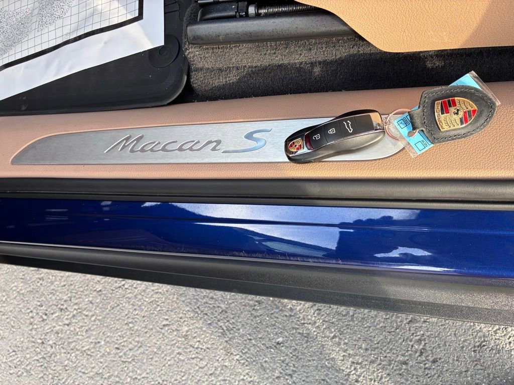 Used 2023 Porsche Macan S AWD/4WD image 60