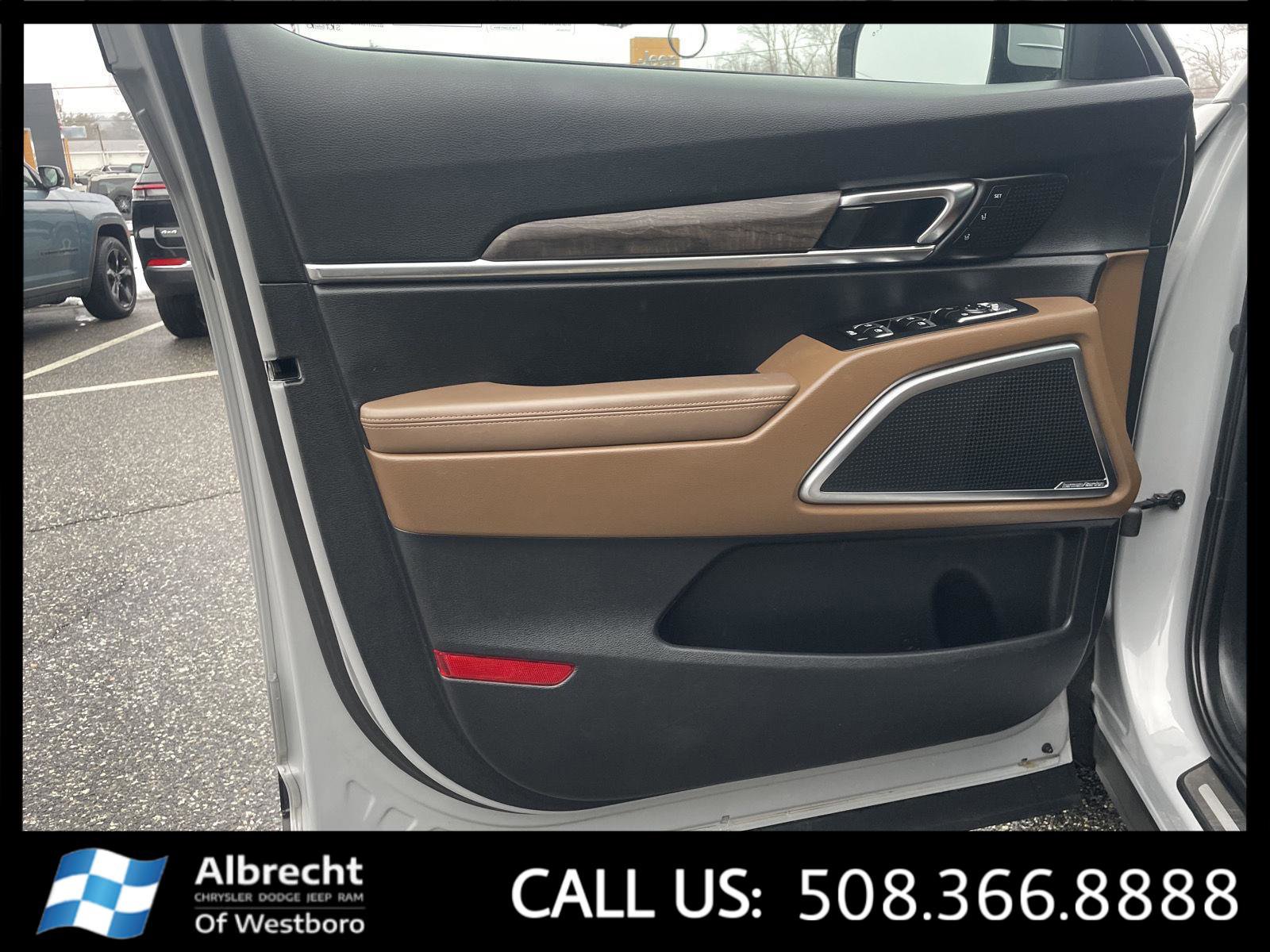 Used 2022 Kia Telluride SX w/ SX Prestige Package image 11
