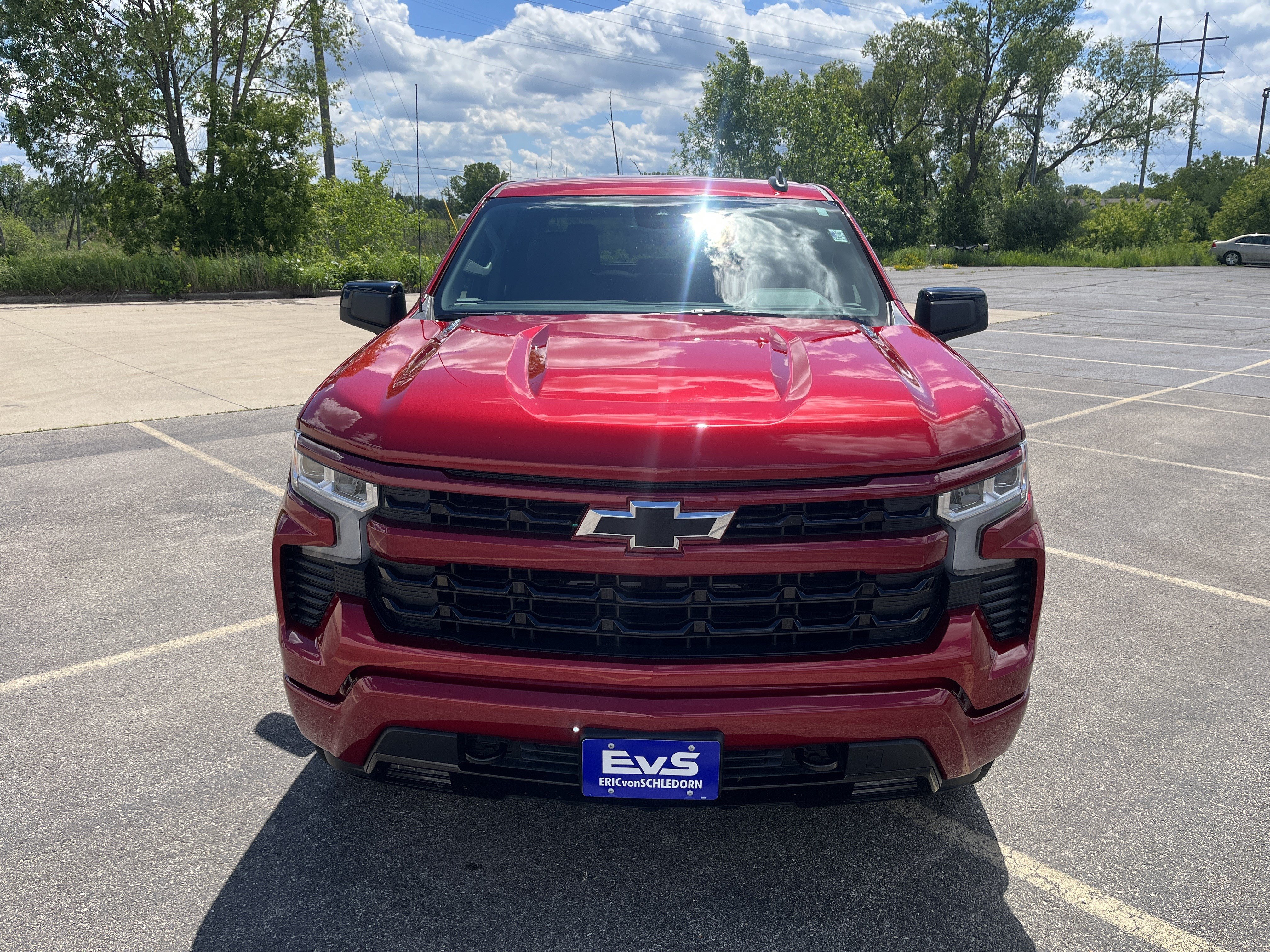 Used 2026 Chevrolet Silverado 1500 RST w/ RST Select Package AWD/4WD image 2
