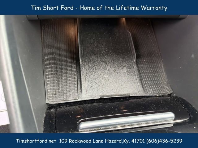 Used 2023 Volvo XC40 B5 Plus w/ Protection Package Premier image 12