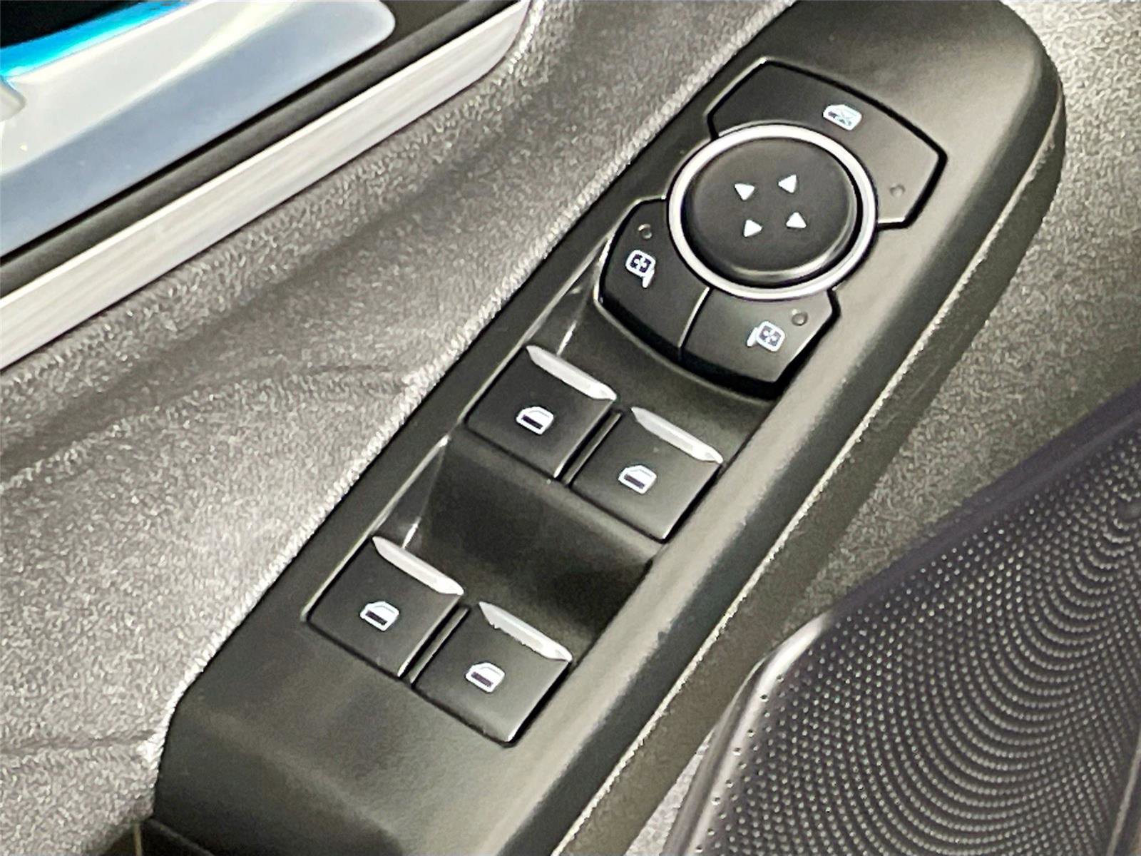 Used 2024 Ford Escape Platinum image 21