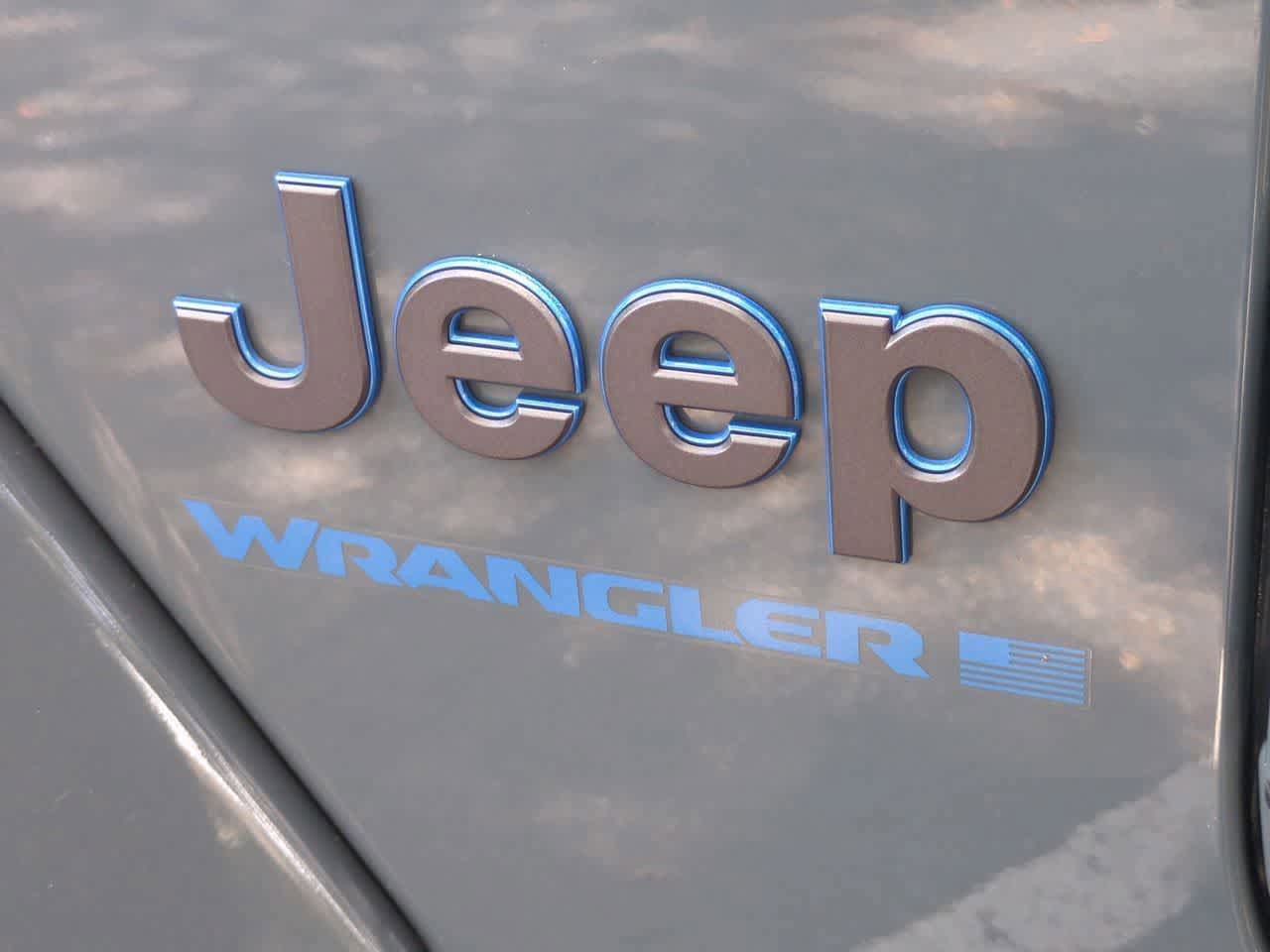 Used 2025 Jeep Wrangler Unlimited Sahara AWD/4WD image 12
