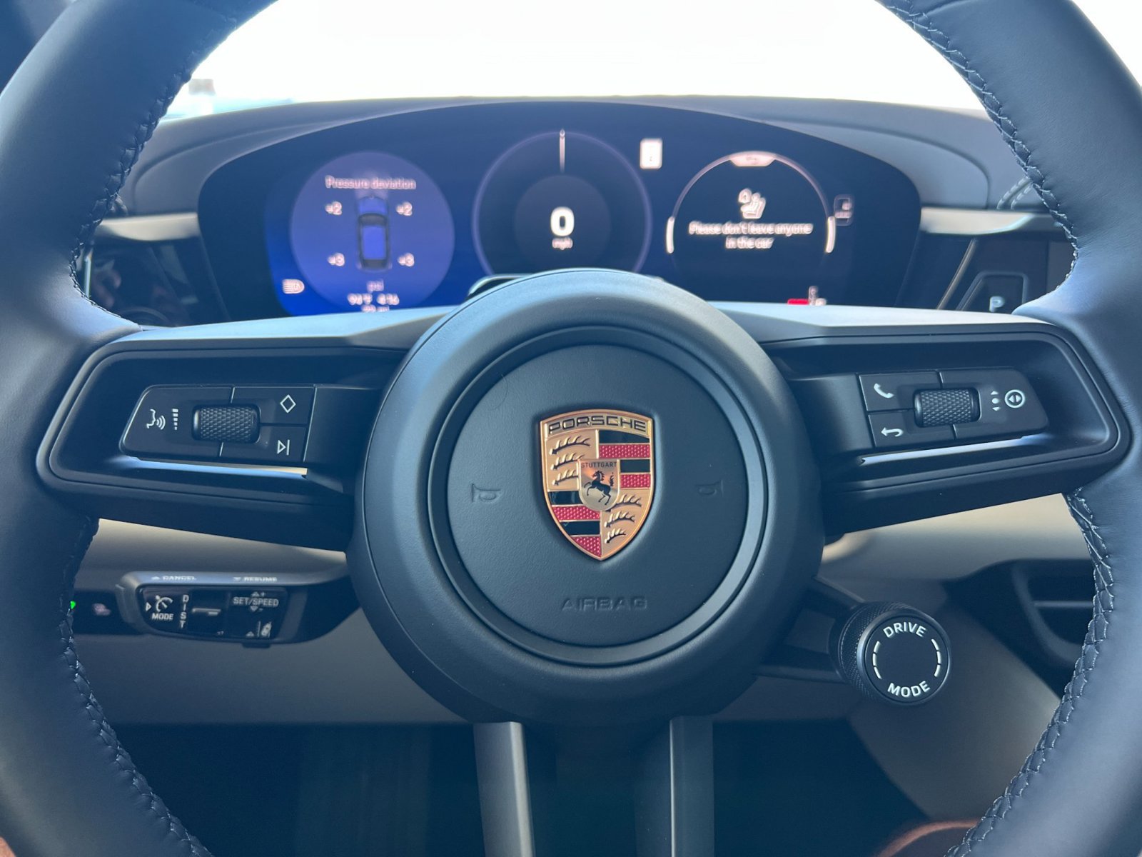 New 2026 Porsche Macan Electric RWD image 24