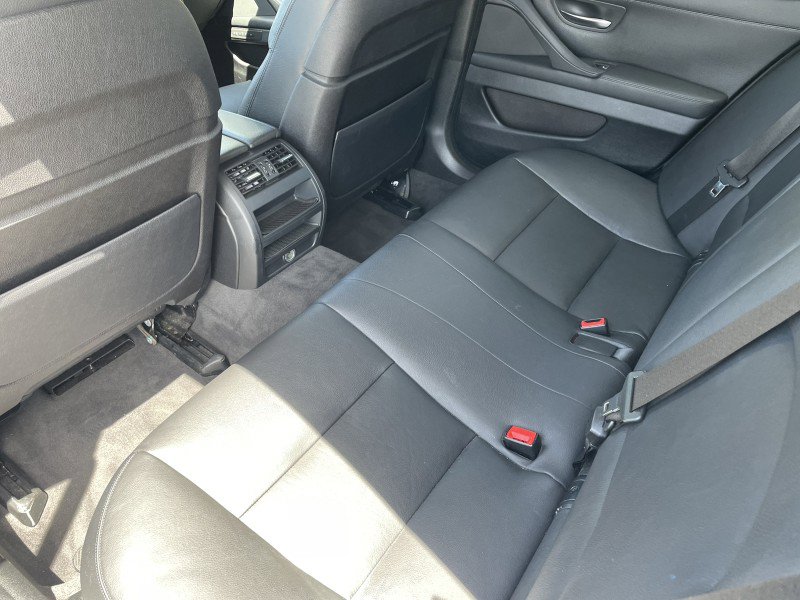 Used 2014 BMW 550i Sedan w/ Executive Package RWD image 12