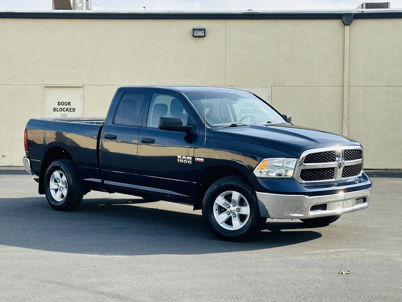 Used 2018 RAM 1500 ST w/ SXT Appearance Group image 2