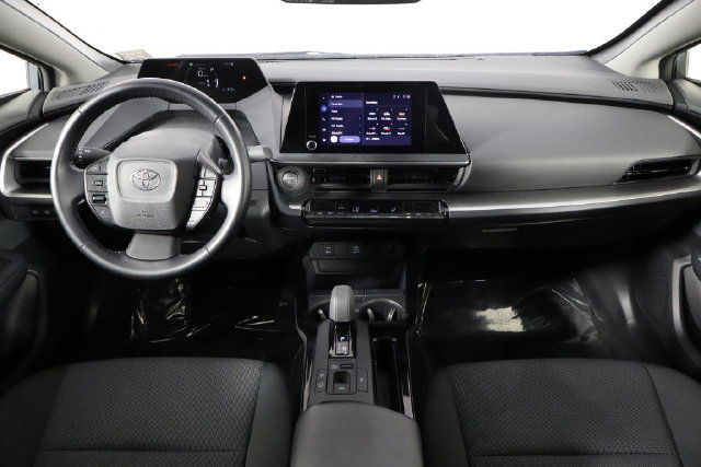 Used 2025 Toyota Prius LE FWD image 17