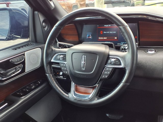 Used 2023 Lincoln Navigator Reserve AWD/4WD image 8