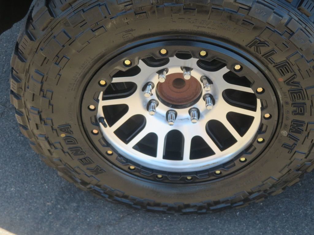 Used 2008 GMC Sierra 2500 SLT w/ EZ-Lift Tailgate Package RWD image 17