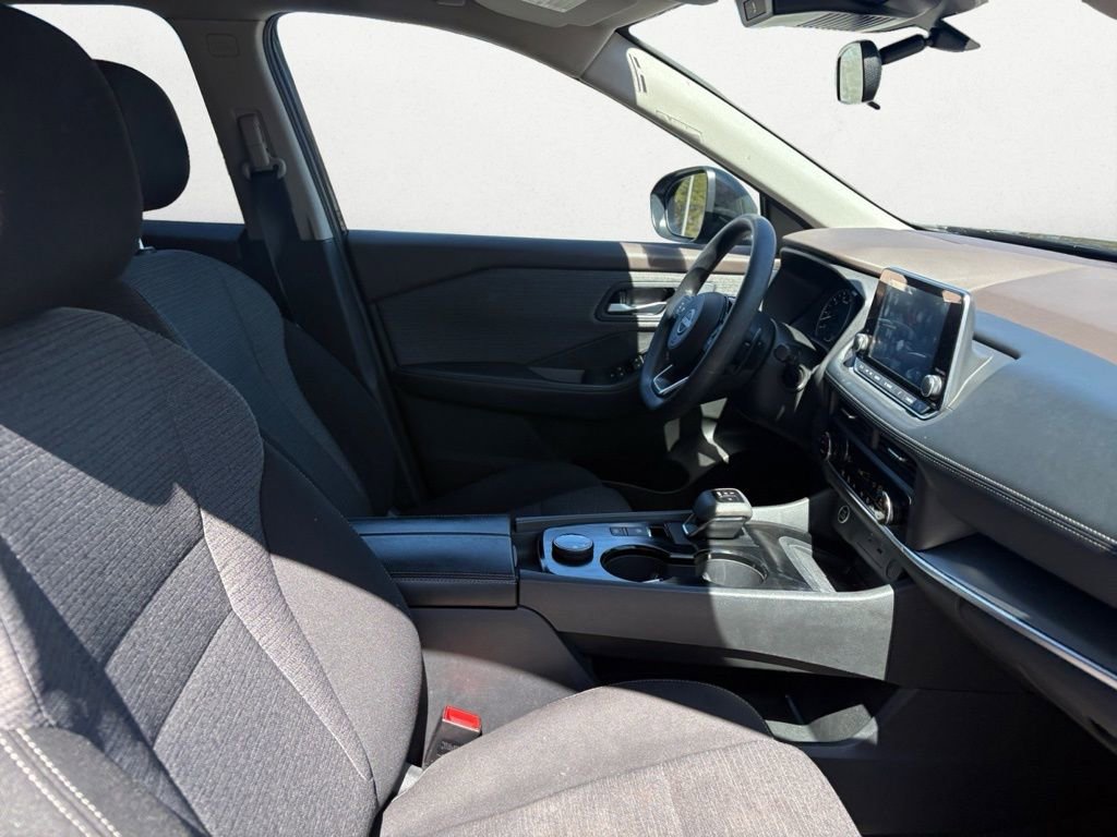 Used 2023 Nissan Rogue SV image 11