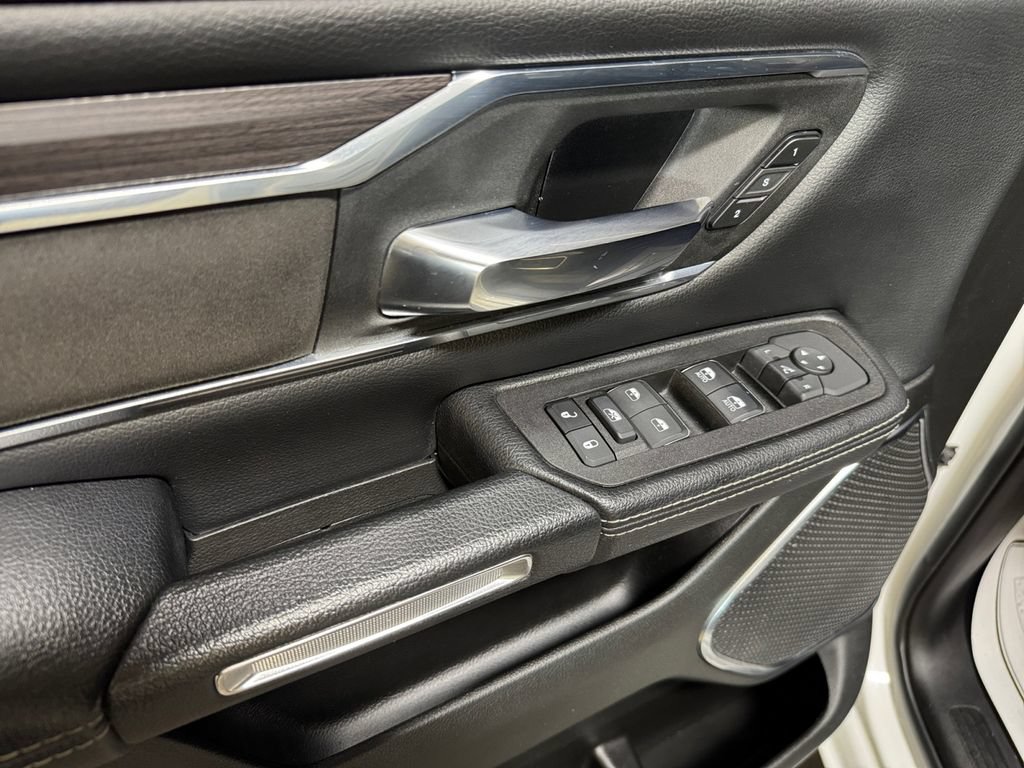 Used 2025 RAM 1500 Laramie w/ Sport Appearance Package AWD/4WD image 14