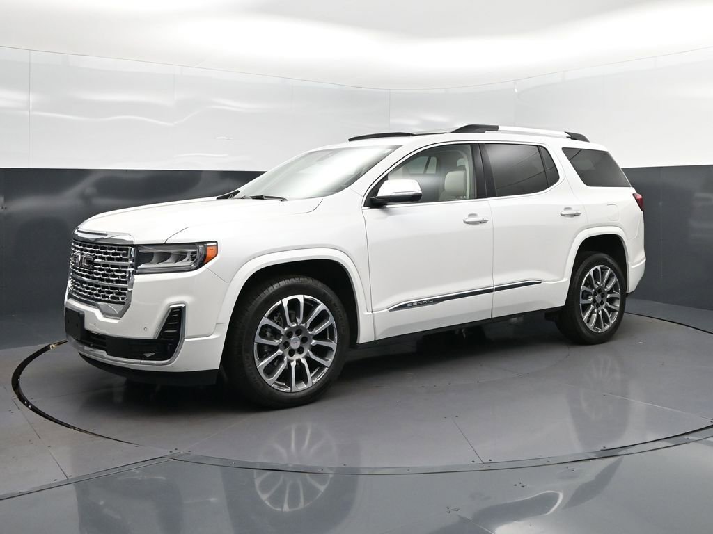 Used 2022 GMC Acadia Denali w/ Denali Ultimate Package FWD image 3