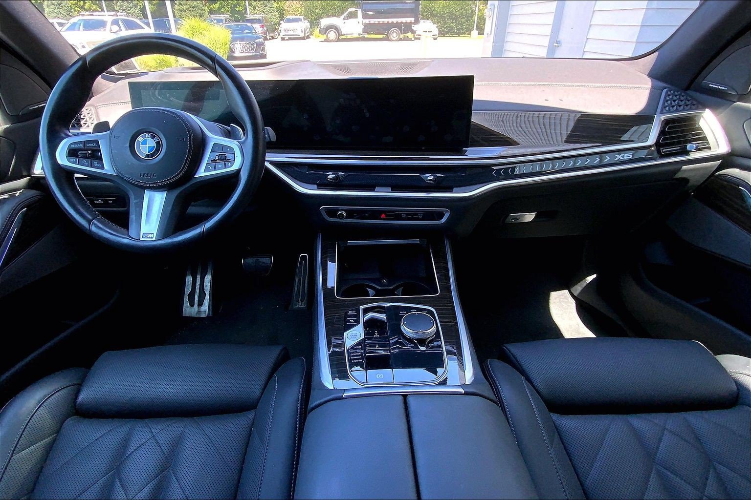 Used 2024 BMW X5 xDrive40i w/ M Sport Package AWD/4WD image 12
