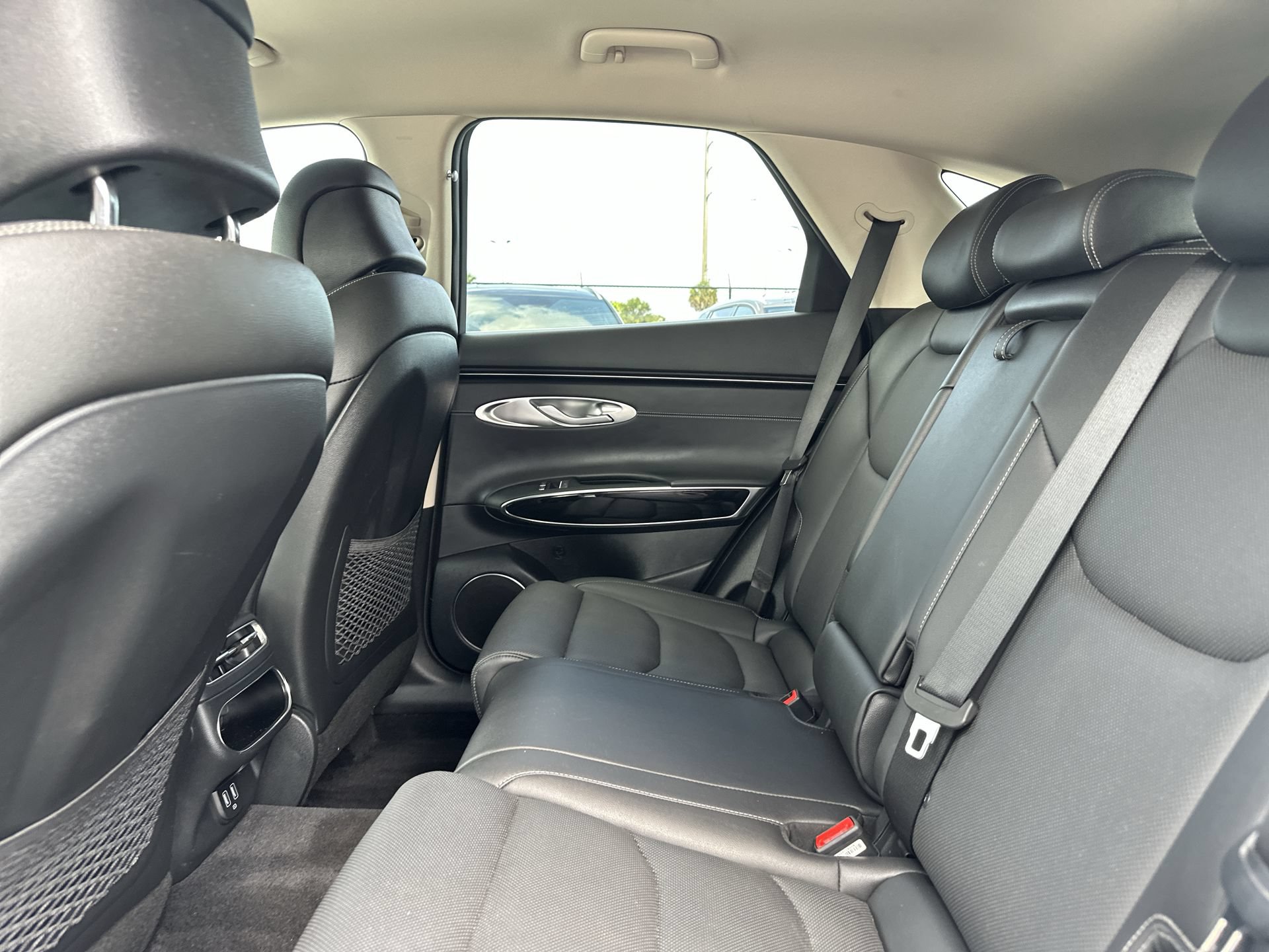 Used 2025 Genesis GV70 2.5T AWD/4WD image 25