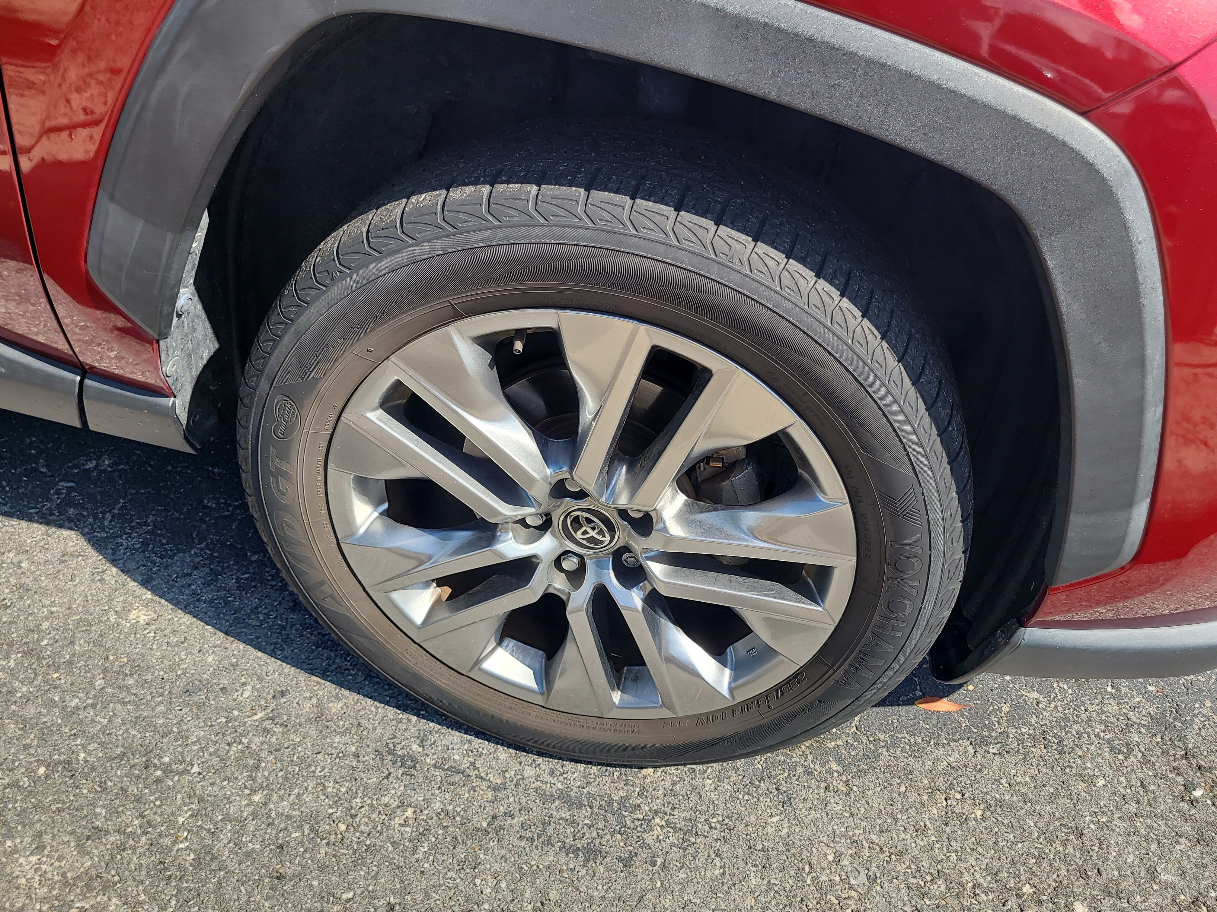Certified 2022 Toyota RAV4 XLE Premium FWD image 9