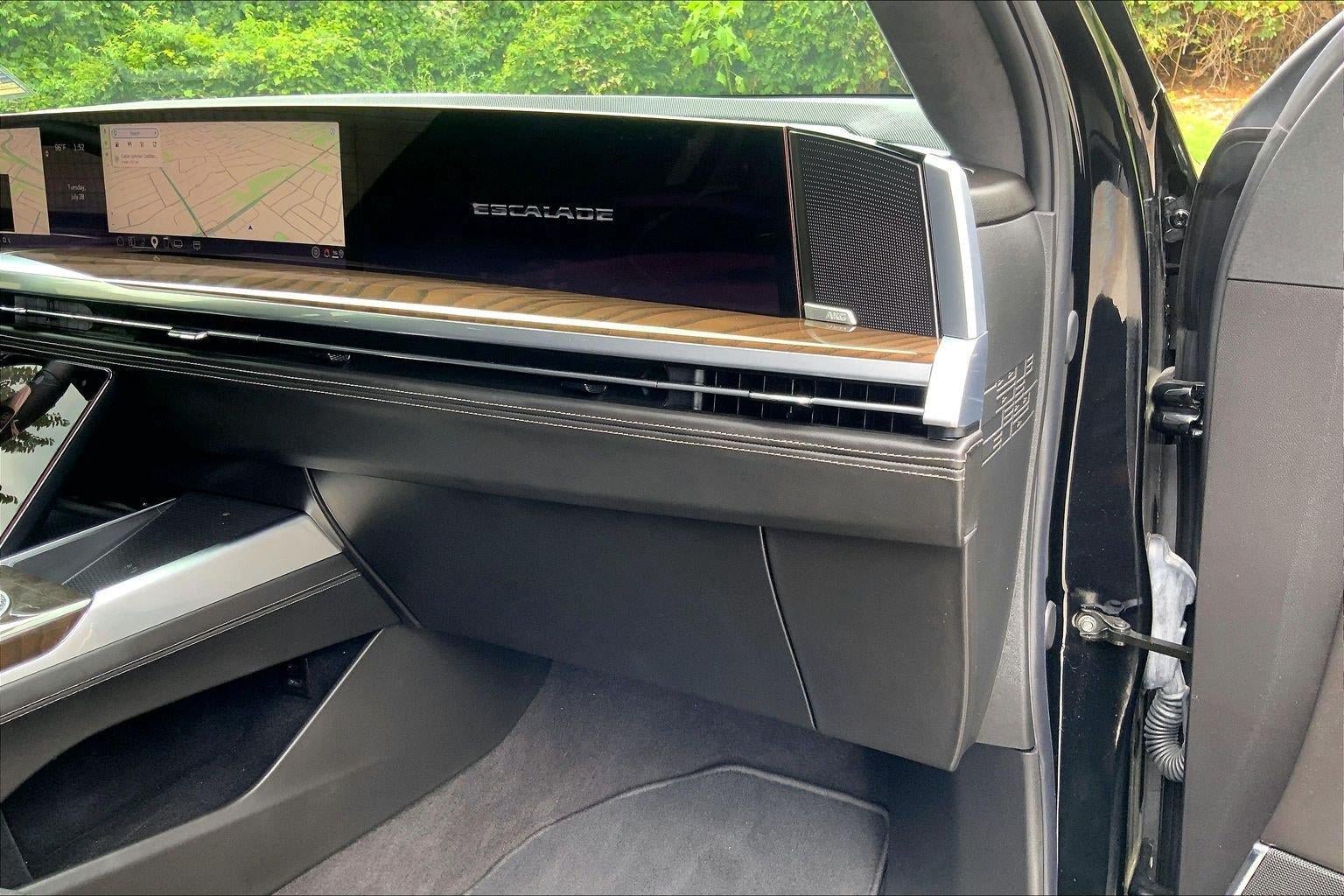 Certified 2025 Cadillac Escalade Sport Platinum AWD/4WD image 17