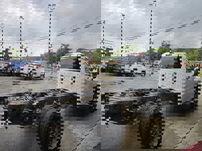 Used 2022 Chevrolet Silverado 3500 W/T w/ WT Convenience Package image 4