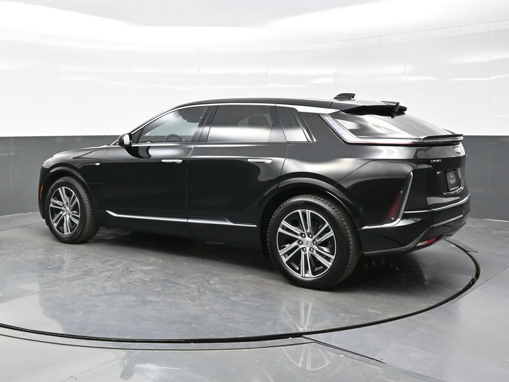 Certified 2024 Cadillac Lyriq Luxury AWD/4WD image 4