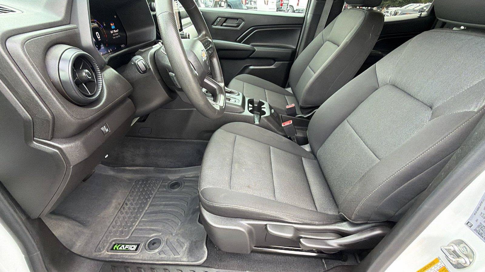 Used 2024 Chevrolet Colorado W/T RWD image 16