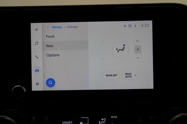 Used 2023 Toyota Highlander XLE image 32