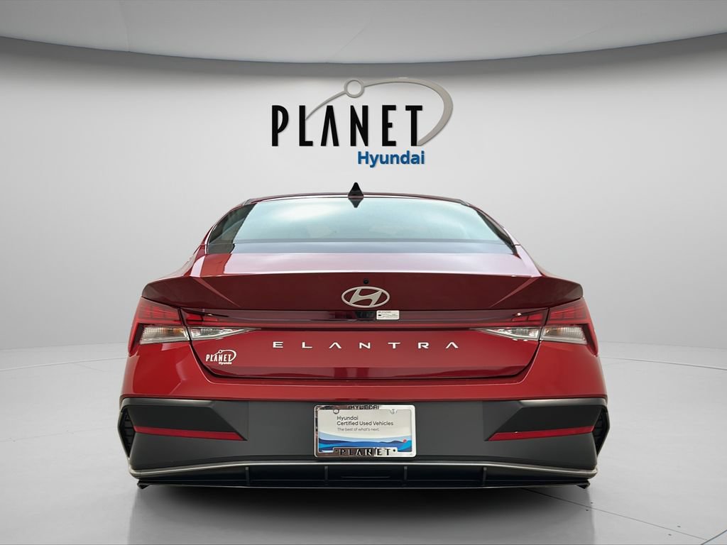 Certified 2025 Hyundai Elantra SEL FWD image 5