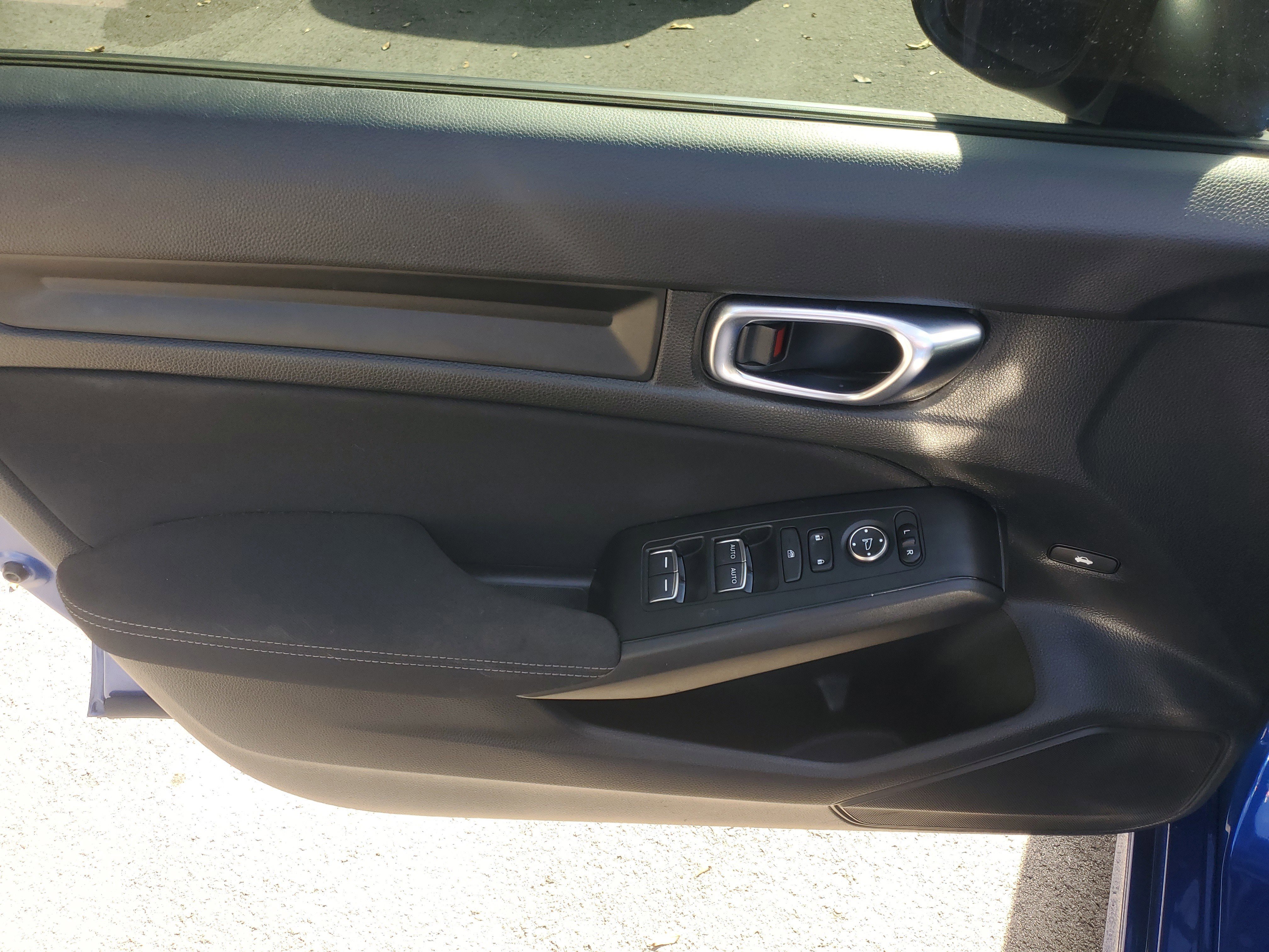 Used 2023 Honda Civic Sport image 17