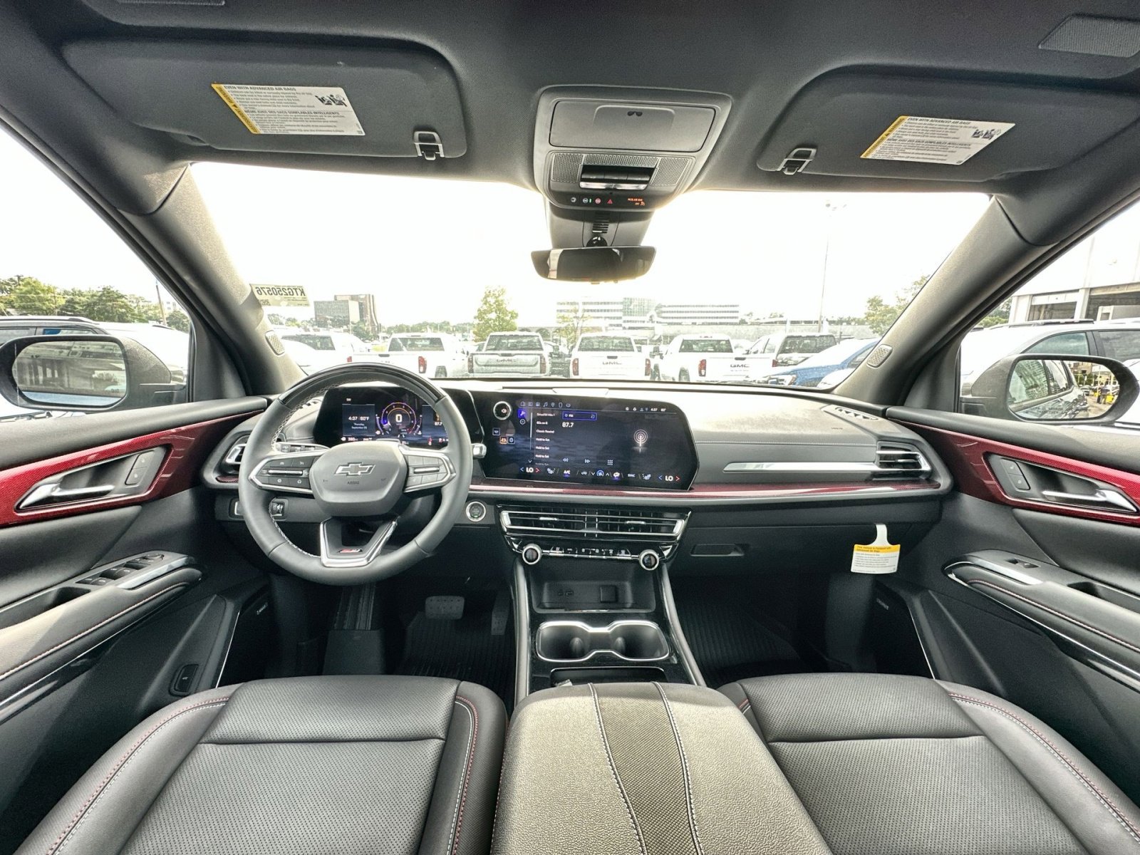 New 2025 Chevrolet Traverse Z71 w/ Enhanced Driving Package image 17